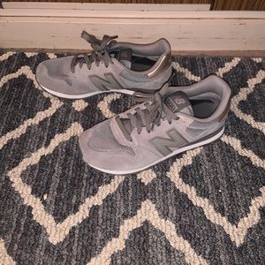 Women’s new balance shoes